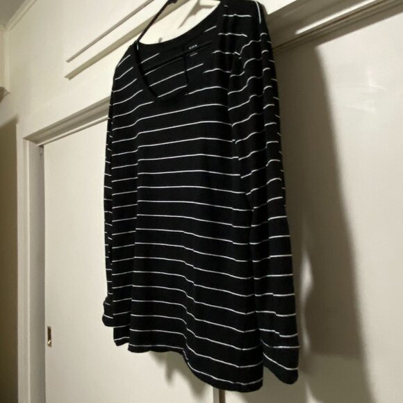 A.N.A., long sleeve black tunic w/white stripes, size XXL - Picture 4 of 9